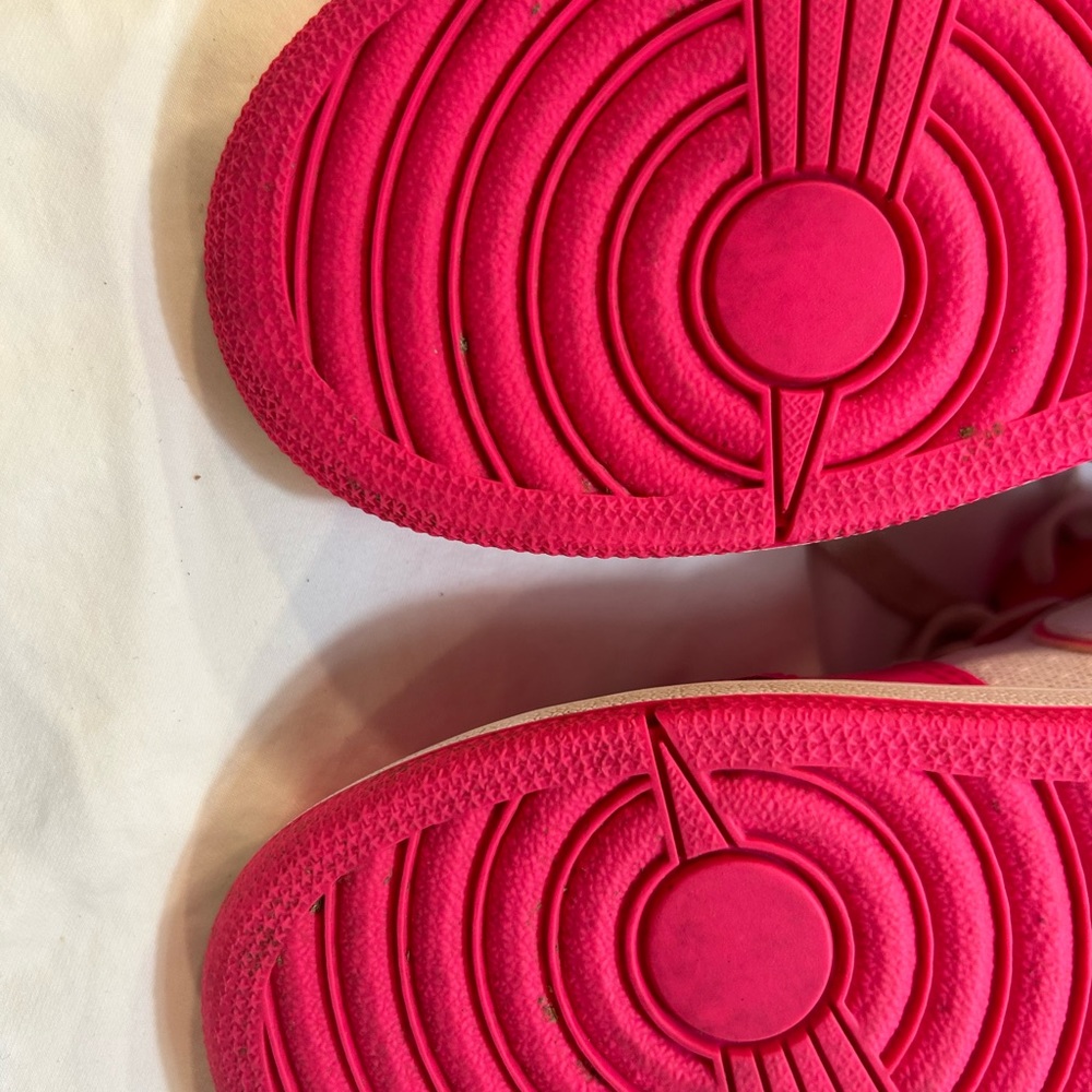 Air Jordan 1 Mid Hyper Pink-White shoes - Picture 6 of 8